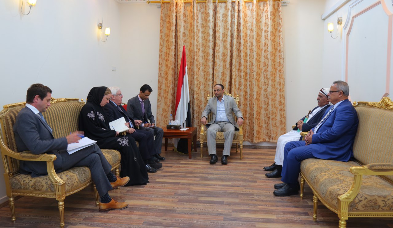 الرئيس المشاط يلتقي المبعوث الخاص للأمين العام للأمم المتحدة إلى اليمن