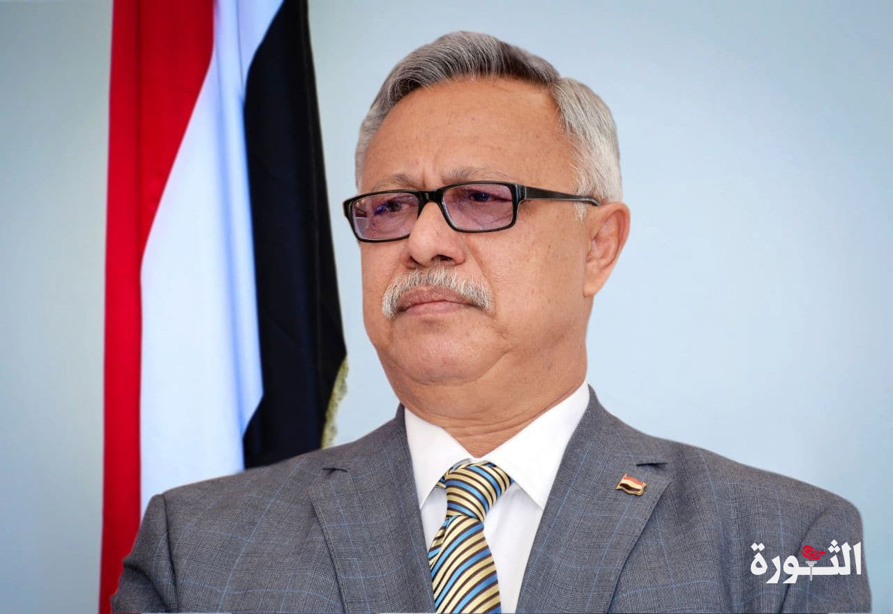 رئيس مجلس الوزراء يهنئ قائد الثورة بالعيد الوطني الـ32 للوحدة اليمنية