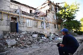 لوغانسك:القوات الأوكرانية قصفت مدينتي ستاخانوف وزيموغورييه