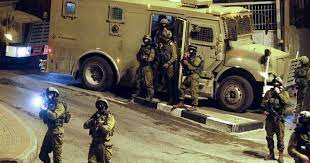 إصابة ثلاثة فلسطينيين برصاص قوات الاحتلال قرب حاجز حوارة في نابلس