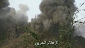 الجيش واللجان يحرقون مخزن أسلحة بمنفذ الخضراء بنجران