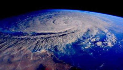 وصول العاصفة الإعصارية ميج لسواحل سقطرى خلال الـ10 ساعات القادمة