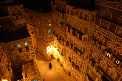 مشروع لإنارة شوارع وحارات صنعاء القديمة بالطاقة الشمسية