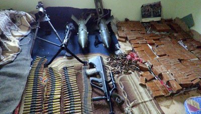 ضبط سيارة محملة بأسلحة متنوعة تابعة لعناصر إرهابية من المرتزقة في عمران