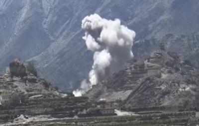 طيران العدوان يستهدف بسلسلة غارات منزلين في نهم محافظة صنعاء