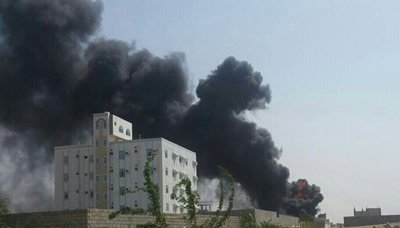 طيران العدوان يستهدف محطة وقود بمدينة الحديدة