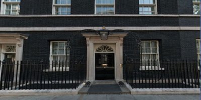 وقفة تضامنية مع اليمن امام منزل رئيس وزراء بريطانيا