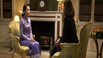 صحفية مسلمة تثير غضب “البورمية”صاحبة نوبل للسلام
