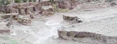 11 حالة وفاة وتدمير المنازل جراء سيول الأمطار الغزيرة في الحديدة وعمران