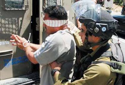 اعتقالات ومداهمات لقوات الاحتلال جنوب الضفة