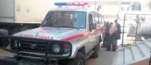 دائرة الخدمات الطبية بأمانة العاصمة تتسلَّم سيارة إسعاف مقدمة من مؤسسة الشعب