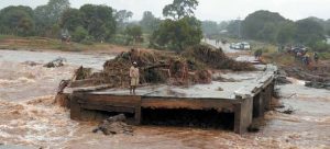 أكثر من 200 قتيل و15 ألف محاصر جراء إعصار مدمر في موزمبيق
