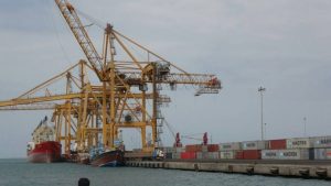 المواصفات والمقاييس بميناء الحديدة ترفض كمية من الدقيق التركي الفاسد التابع لمنظمة الغذاء العالمي