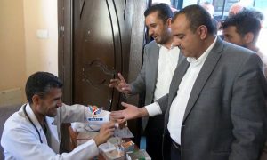 موظفو مكتب الاتصالات بصنعاء ينفذون حملة تبرع بالدم