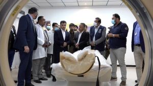 وزير الصحة يدشن العمل بجهاز الأشعة المقطعية بمستشفى الكويت الجامعي