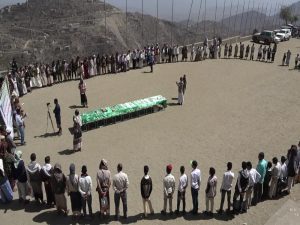 أبناء حيفان بتعز يقدمون قافلة عينية ومالية دعماً للجبهات