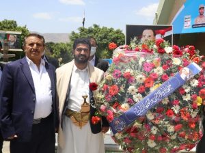 رئيس جهاز الأمن والمخابرات يزور ضريح الرئيس الشهيد الصماد