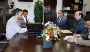 مدير مكتب الرئاسة يحث قيادة وزارة الصحة على مضاعفة الجهود للنهوض بالقطاع الصحي