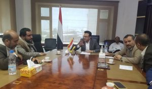 وزير المياه يناقش مع محافظ صنعاء الوضع المائي بالمحافظة
