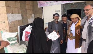 محافظ المحويت يكرم متدربات مشروع تمكين المرأة