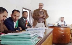 محكمة غرب الأمانة تواجه المتهم بقتل الدكتور نعيم بسلاح الجريمة