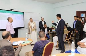 مدير مكتب رئاسة الجمهورية يطلع على سير عملية التدريب في معهد العلوم المالية والاقتصادية