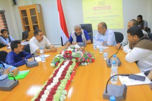 مناقشة أداء جمعيات منتجي الحبوب بالحديدة