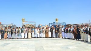 وكلاء المحطات البترولية لشركة النفط اليمنية يسيرون قافلة غذائية دعما للمرابطين في الجبهات