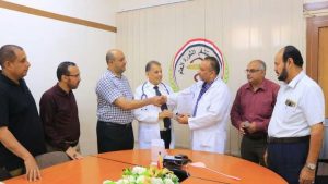 الجمعية اليمنية لمرضى الثلاسيميا تكرم هيئة مستشفى الثورة بالحديدة بدرع التميز في العمل الإنساني