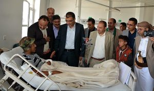 وزير الاتصالات يزور الجرحى من الجيش واللجان الشعبية في مستشفى 48