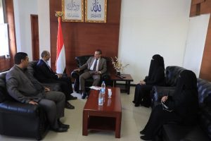 وزير الصناعة يؤكد تقديم التسهيلات لمراكز تدريب محو الأمية وتعليم الكبار