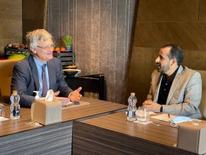 رئيس الوفد الوطني يلتقي المبعوث السويدي إلى اليمن