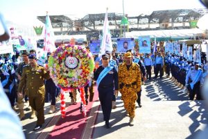 قيادة الادارة العامة للمرور تزور ضريح الرئيس الشهيد صالح الصماد