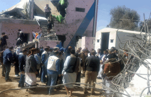 فريق من منظمات أممية ودولية يزور مسرح جريمة السجن الاحتياطي بصعدة
