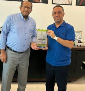 مؤسسة السرطان تكرّم مشرف قطاع مجموعة هائل سعيد بالحديدة ضمن فعاليات حملة “سابدأ عامي بخير”