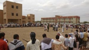 وقفة لأبناء مديريات المربع الشمالي بالحديدة تبارك العملية النوعية للقوات البحرية اليمنية