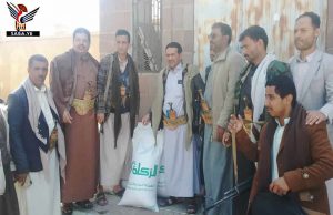 إب..تدشين توزيع الحبوب لأسر الشهداء في مديرية حبيش