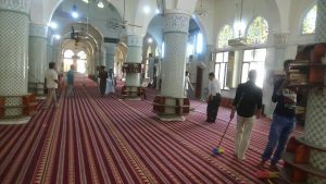 هيئة أوقاف الحديدة تدشن حملة نظافة وتوزيع أدوات تنظيف للمساجد استعدادا لاستقبال رمضان