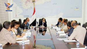نائب رئيس الوزراء الرويشان يؤكد على ضرورة الحفاظ على أراضي وحرم مطار صنعاء