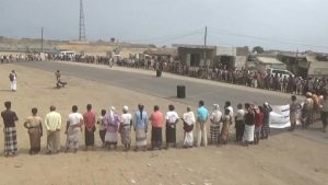 وقفة بمديرية الصليف في الحديدة دعما لحملة “إعصار اليمن”