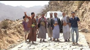محافظ المحويت يتفقد احوال المواطنين واحتياجاتهم وتنفيذ المبادرات المجتمعية في الرجم