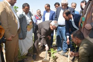 رئيس الوزراء يدشن موسم التشجير للعام 2022م