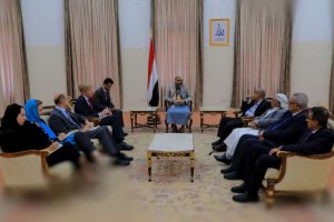 الرئيس المشاط يلتقي المبعوث الأممي إلى اليمن