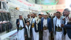 محافظ صعدة يفتتح المعرض المركزي للكسوة العيدية المجانية لأبناء الشهداء