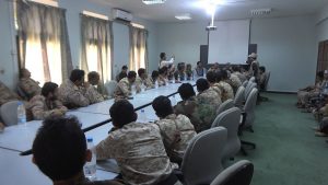 مناقشة دور الاستخبارات العسكرية بالمنطقة الخامسة في أرساء دعائم الأمن والاستقرار بالحديدة