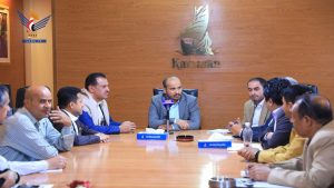 المطهر يرأس اجتماعا لمناقشة أنشطة شركة كمران للصناعة والاستثمار
