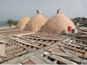 السلطة المحلية في الخوخة بالحديدة تدين هدم مرتزقة العدوان سقف ومؤخرة مسجد القطابا الأثري