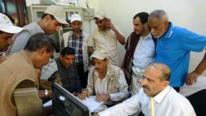 وكيل هيئة الزكاة الأهنومي يتفقد سير العمل بمكتب الحديدة