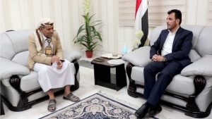وزير الصحة يناقش مع محافظ عمران الوضع الصحي بالمحافظة