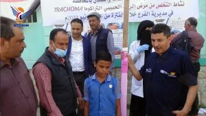 مكتب الصحة بإب يدشن حملة التخلص من الرمد الحبيبي في فرع العدين